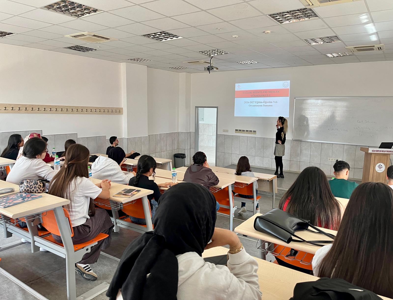 Eczane Hizmetleri Programı Öğrencilerine Yönelik Oryantasyon Programı Düzenlendi